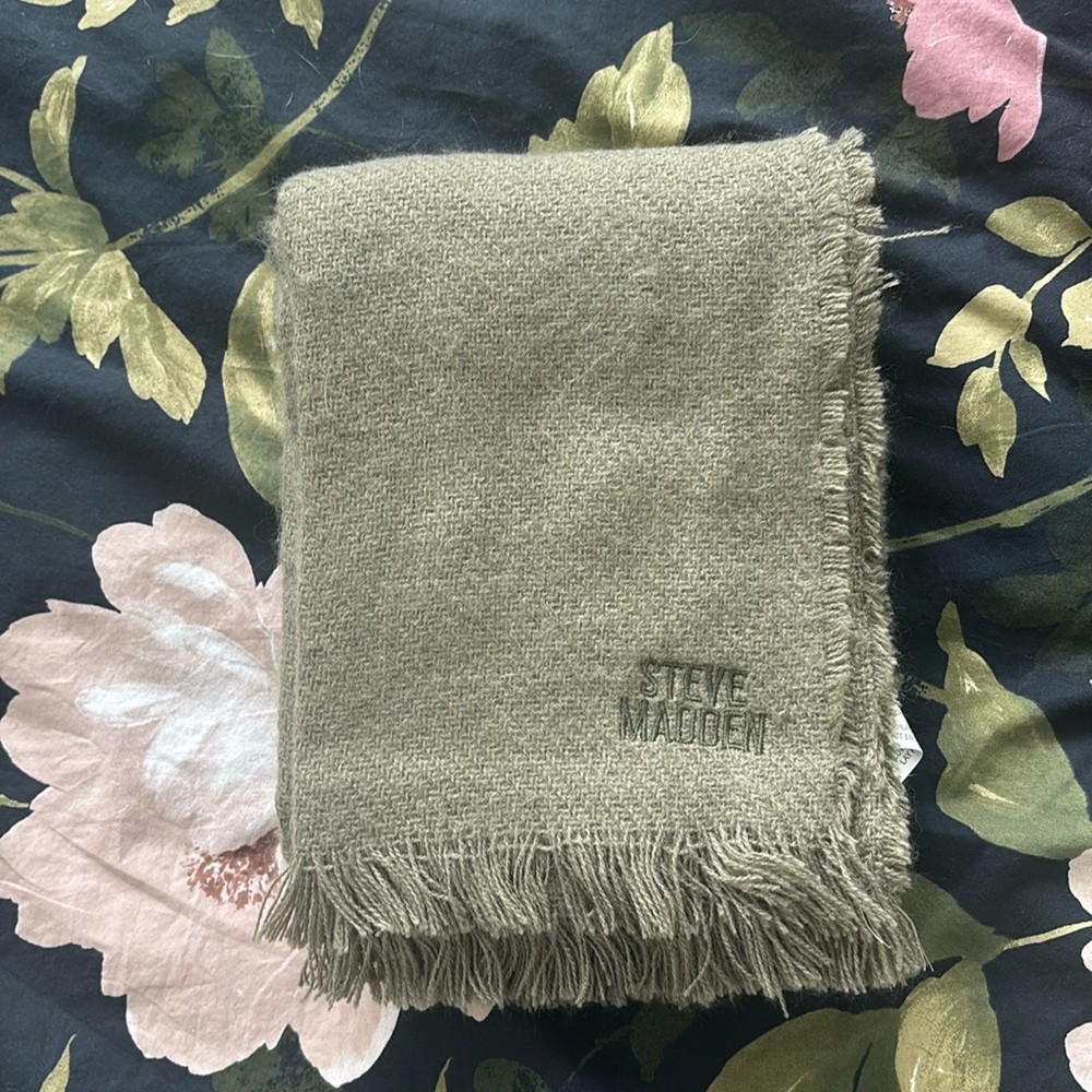 Steve Madden | Scarf